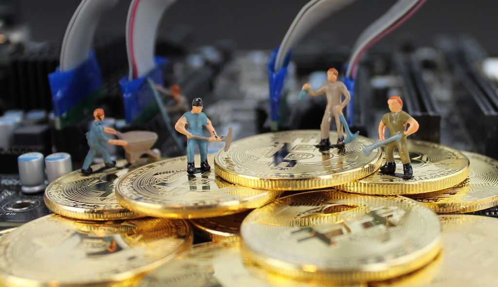 Mining Bitcoin vs Ethereum: Which one is more profitable?